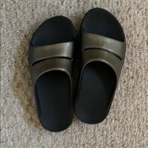 Oofos brand new slides(no tag)
